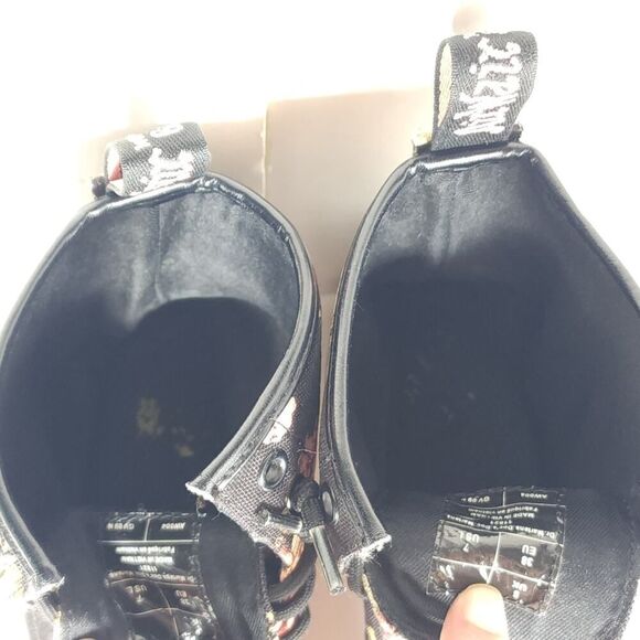 Dr. Martens Women's 11821 US7 Black Canvas Floral Lace Up Combat Boots - Picture 11 of 12